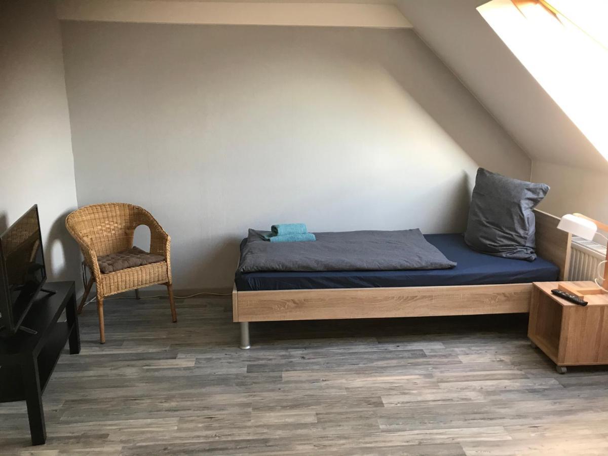 Monteur - Privat Zimmer Langerwehe Geich Bagian luar foto